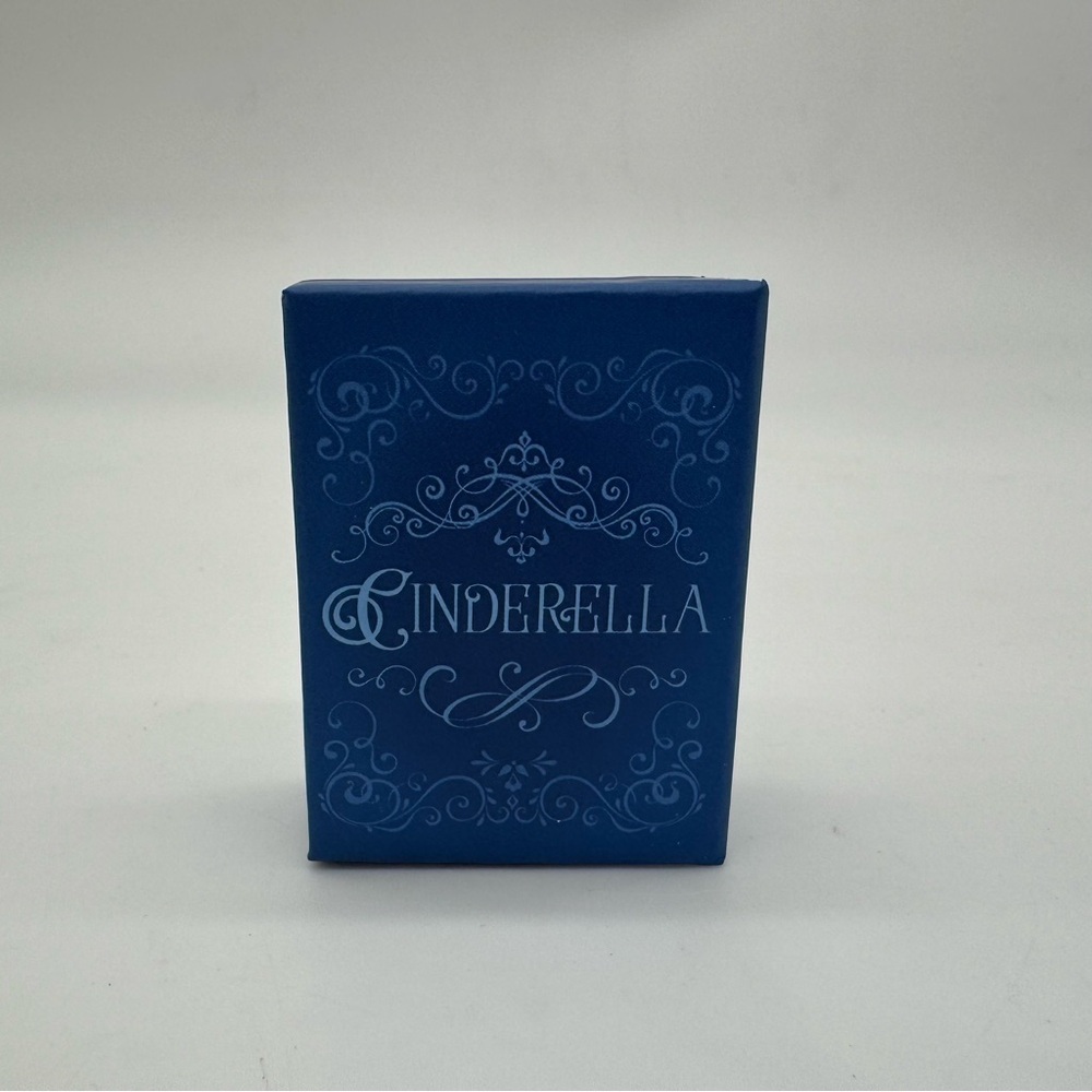 Disney Cinderella (Tiny Book) Insight Editions